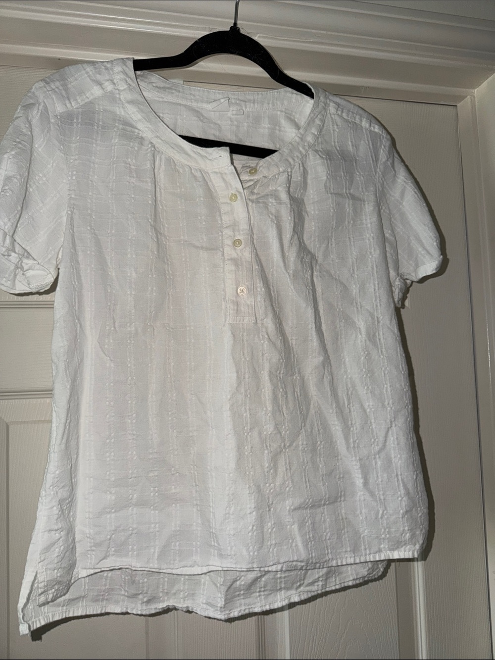 GAP White Short-Sleeve Womens Button Eyelet Style Top